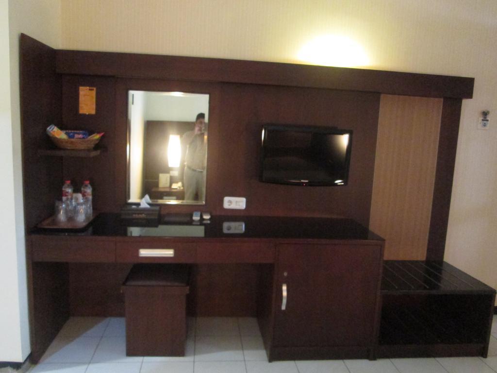 Hotel Wisanti Джок'якарта Екстер'єр фото
